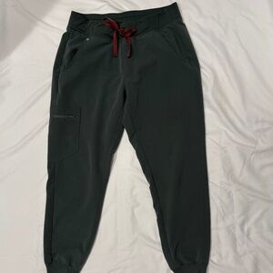 Figs "Zamora" Jogger Scrub pant in Khaki color size Small/Petite